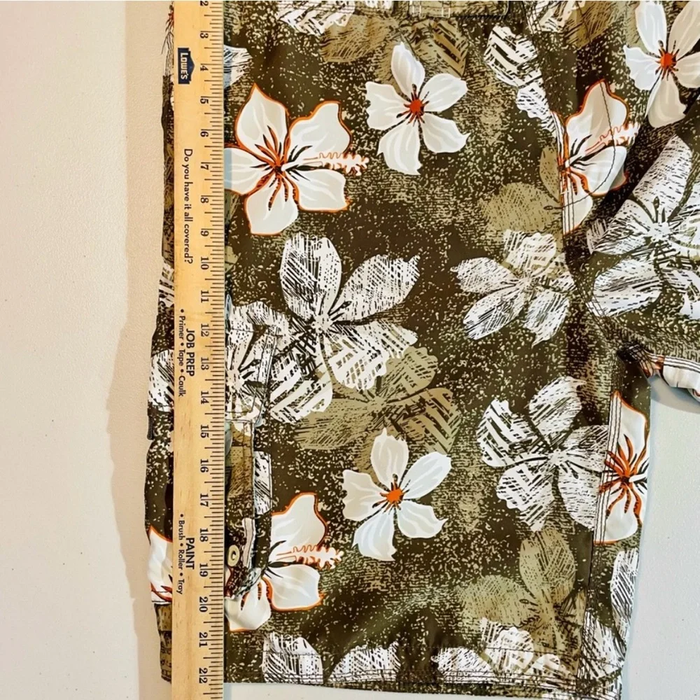 Men's Aeropostale Large Olive Floral Board Shorts GUC Resortwear Summer Beach